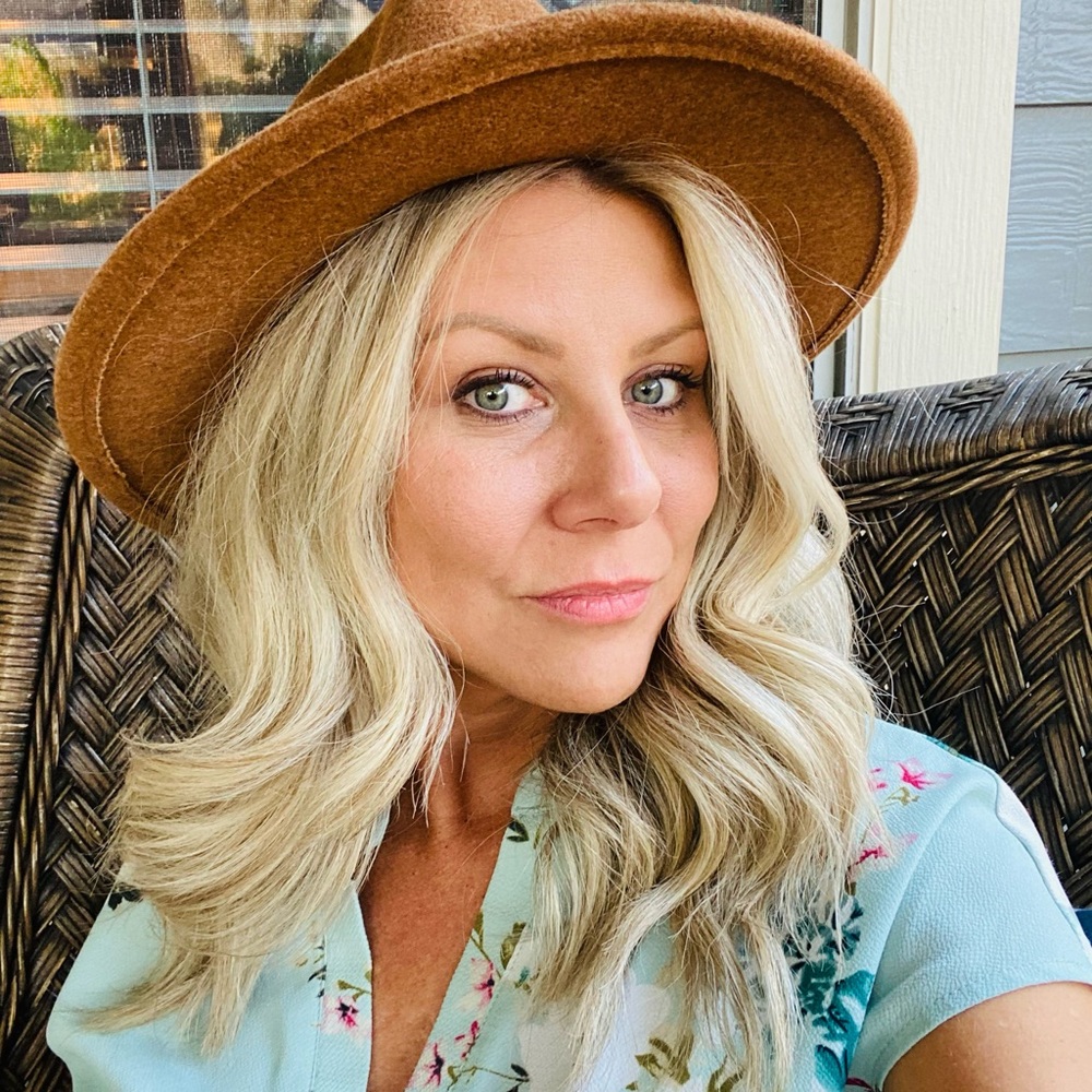 Hey, I'm Ash!! 🙋‍♀️